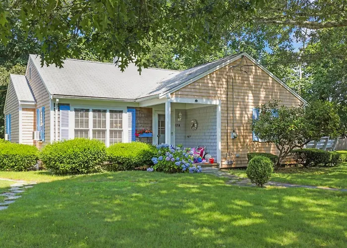 The Cottages At Captain Gosnold Village